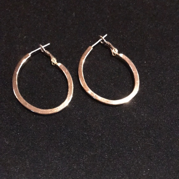 Jewelry - Goldtone hoop earrings